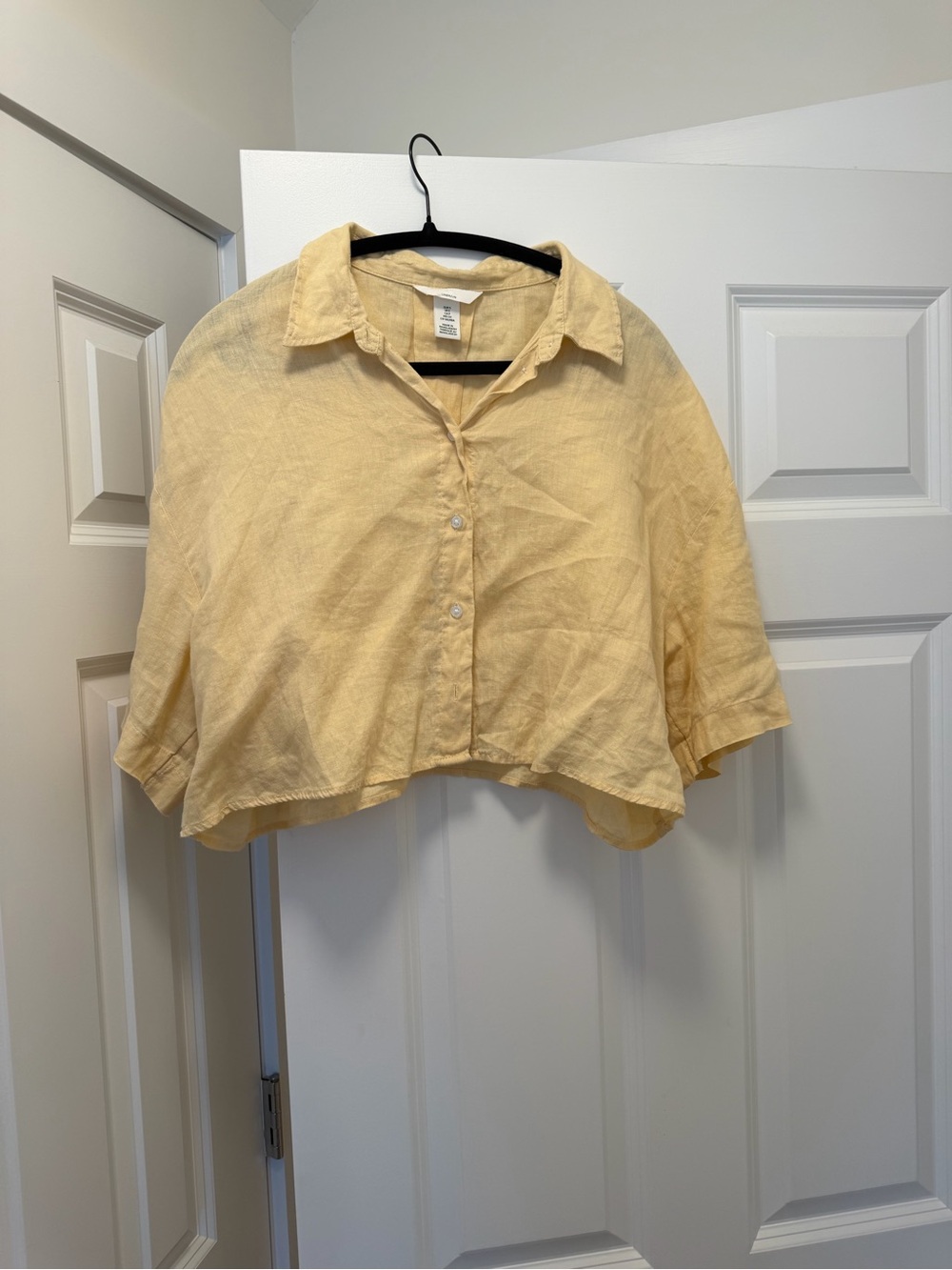 H&M Pale Yellow Cropped Button-Down Shirt